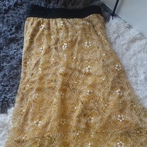 GORGEOUS GOLD Lola LuLaRoe Medium NWOT
